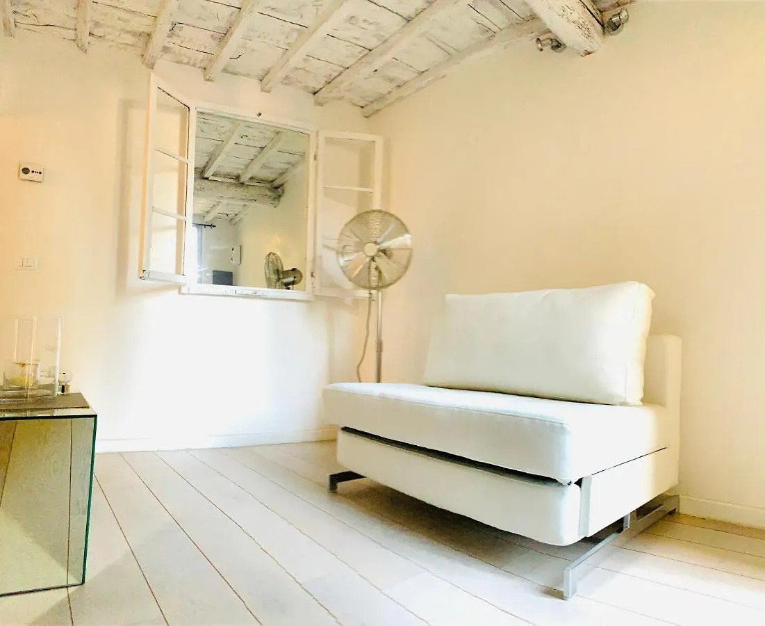 Oro Blanco Apartment Florence Italy